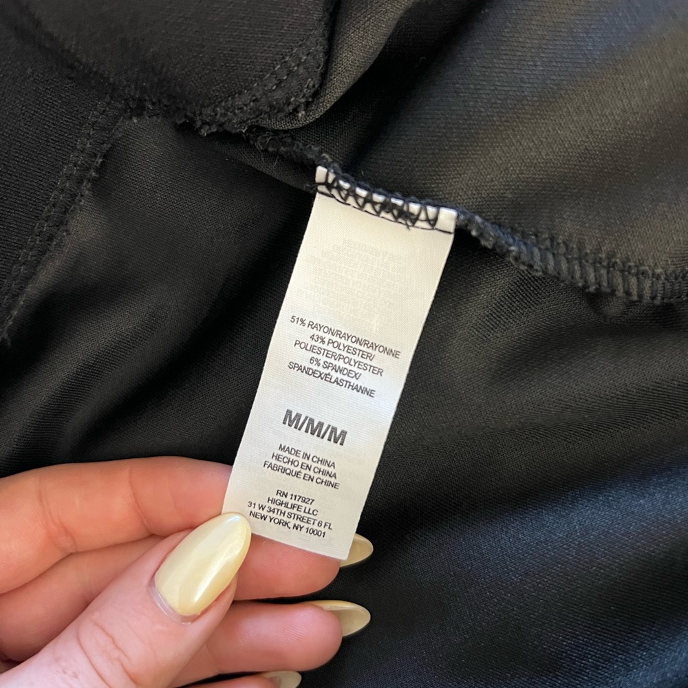 GAIAM Black Athleisure Shorts - medium - Picture 4 of 4